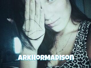 ArkhorMadison Miss Gros Seins