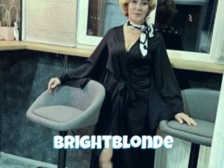 brightblonde Miss Gros Seins