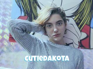 CutieDakota Miss Gros Seins