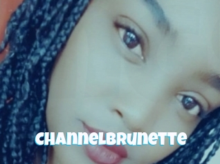 Channelbrunette