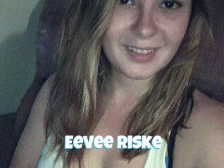 Eevee_Riske Miss Gros Seins