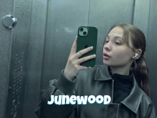 junewood Miss Gros Seins