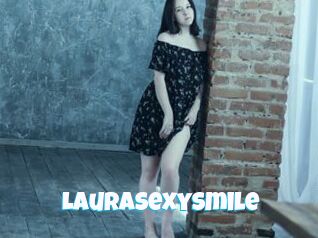 LauraSexySmile