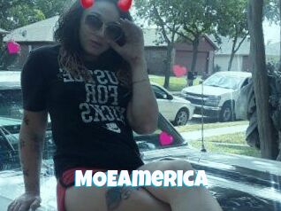 MOEAmerica Miss Gros Seins