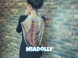 Mia_Dolly