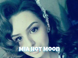 Mia_Hot_Moon