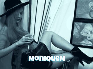 MoniqueM