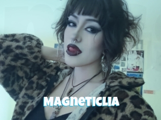 magneticlia Miss Gros Seins