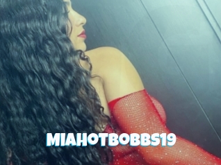 Miahotbobbs19