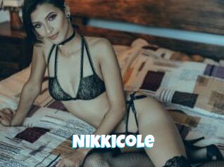 NikkiCole Miss Gros Seins