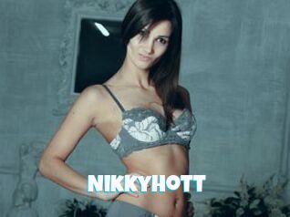 NikkyHott Miss Gros Seins