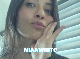Niaawhite
