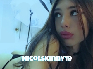 nicolskinny19 Miss Gros Seins