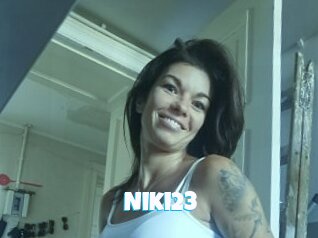 Niki23