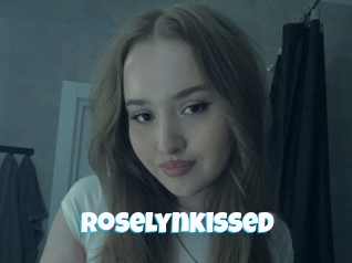 Roselynkissed
