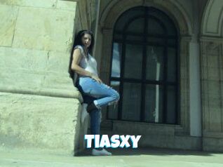 TiaSxy Miss Gros Seins