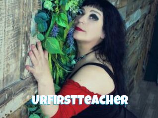 UrFirstTeacher Miss Gros Seins